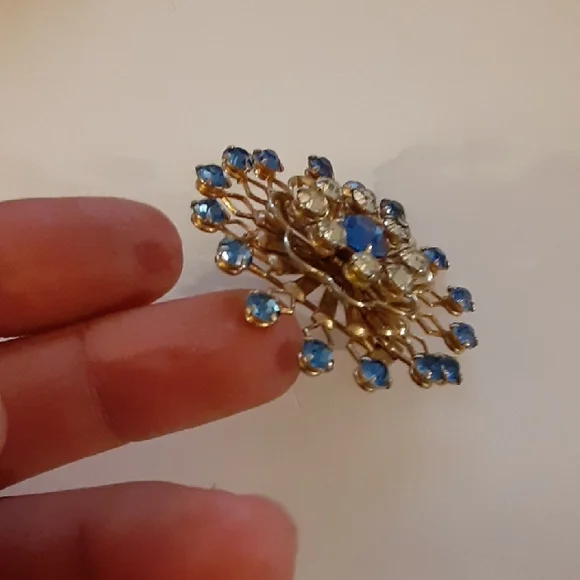 Elegant Aqua Blue Brooch - Picture 4 of 9